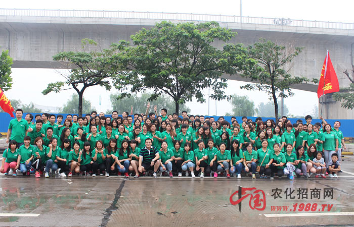 泰山腳下的風(fēng)光也很美