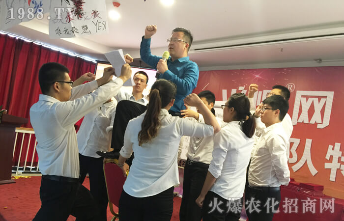 �L����������Ѩ����