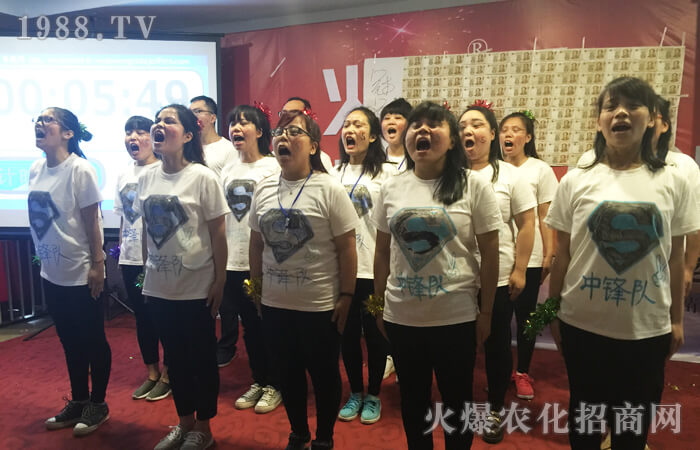 ��·�ϣ���׃