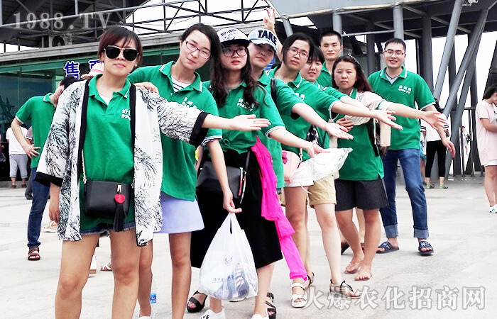 �B�u�����ഺ·�����B�Ƹ�֮��