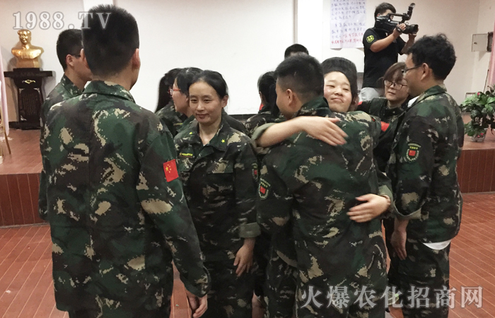 ��Խ������ƴ���^����