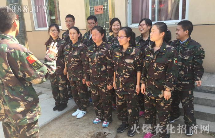 ��Խ������ƴ���^����