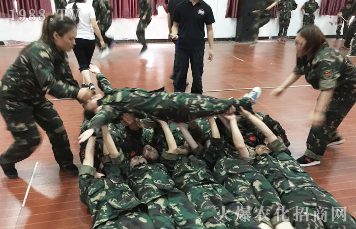 ��Ӽ�ɵ�������ͻ����