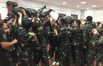 ֻ���B��(qi��ng)ƴ�������ܳ�Խ���ң�