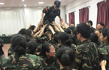 �Θ�ƥ�R�y��Խ�����˱��F(tu��n)���L�ǣ�