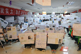 �����ڼ������^��ɣ��i��Ŀ��(bi��o)��ƴ��һ��(zh��n)�����T���x�ͣ�